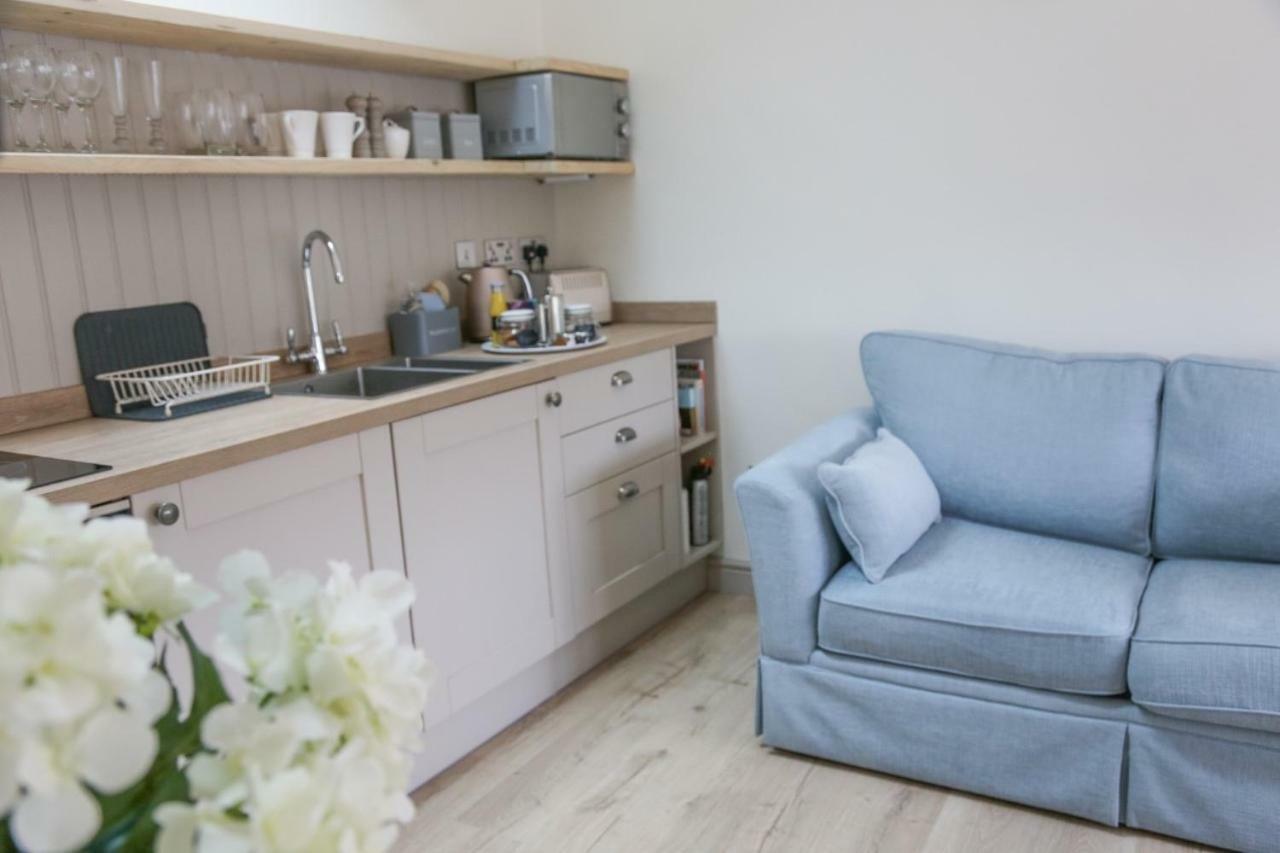 Barley - Cosy Stylish Apartment - Easy Access To Bath And Many Nearby Attractions Box  Exterior photo